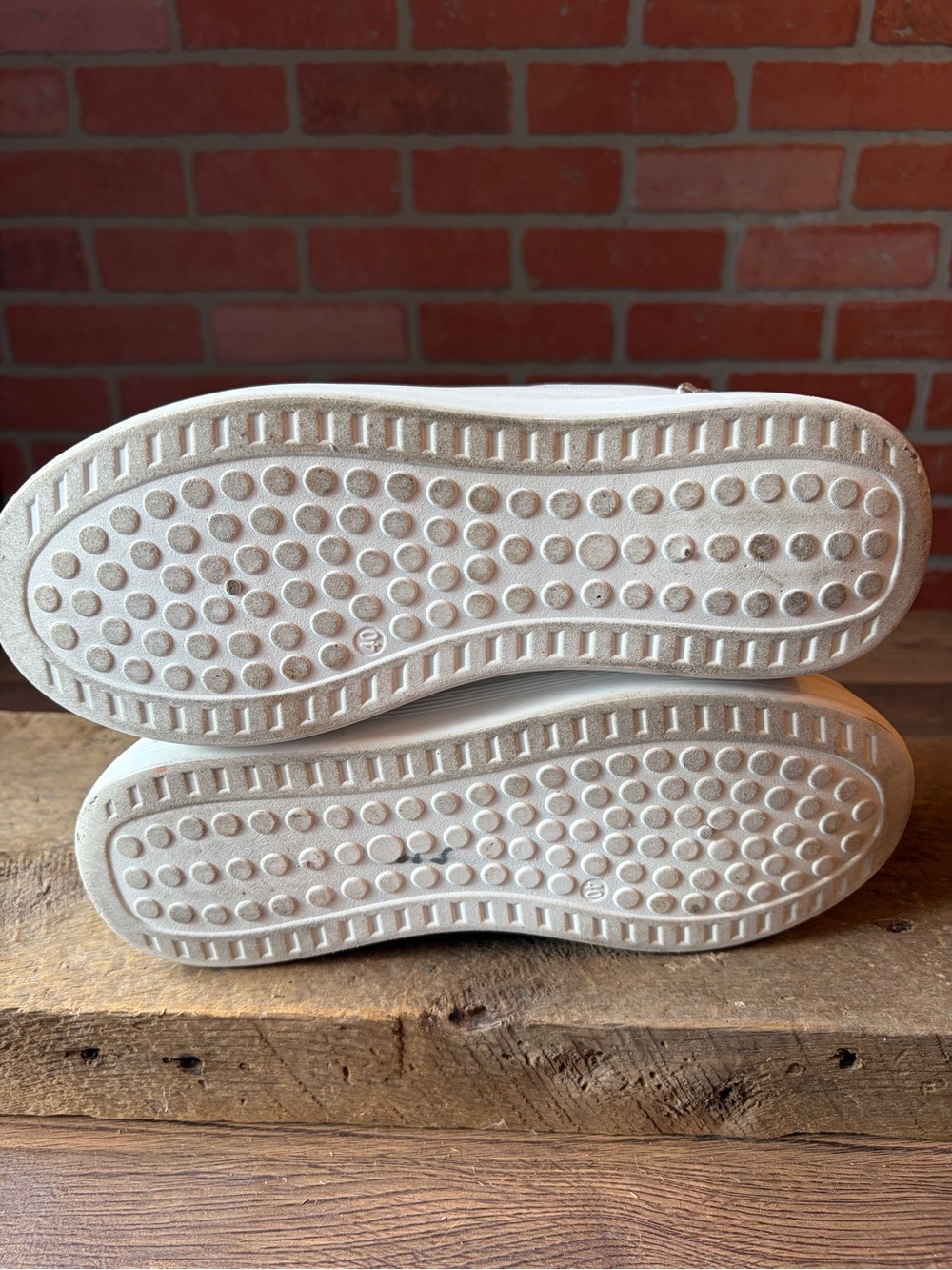 Women’s White Platform Sneakers with Sparkly Glitter Heel Detail I Size 9.5 (40) - Picture 8 of 8